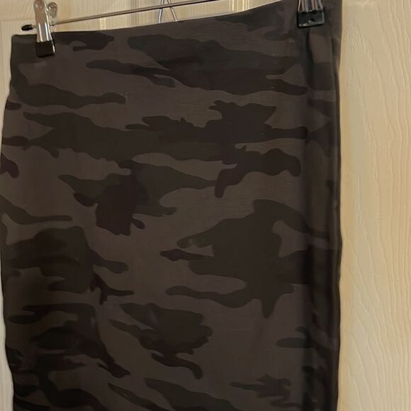 NWOT Sanctuary Camo Pencil Skirt XSmall - Picture 4 of 6